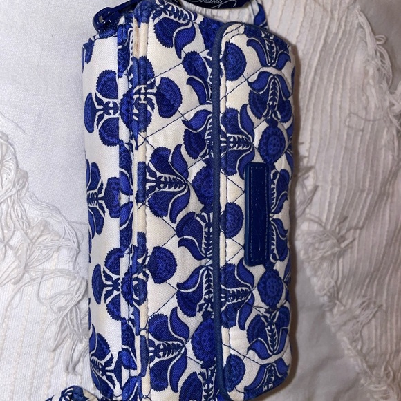 Vera Bradley cross body - Picture 6 of 6
